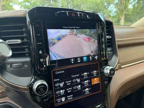 Used 2019 RAM 2500 Limited AWD/4WD image 40