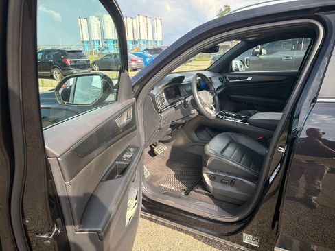 Used 2024 Volkswagen Atlas Cross Sport SEL R-Line AWD/4WD image 13