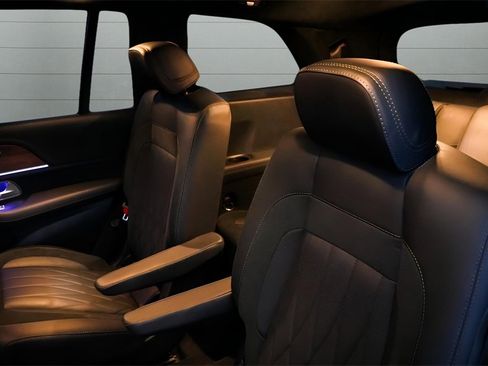 Used 2024 Mercedes-Benz GLS 63 AMG 4MATIC image 60