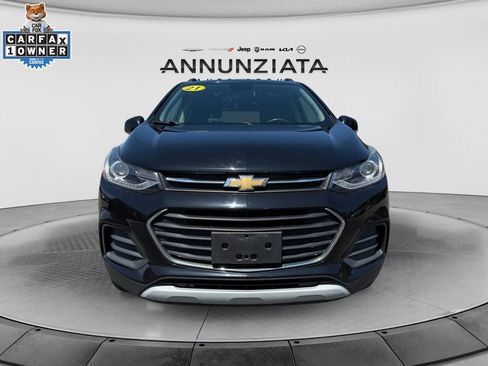 Used 2021 Chevrolet Trax LT w/ Premium Seat Package AWD/4WD image 8