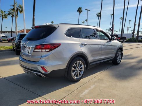 Used 2018 Hyundai Santa Fe SE w/ Cargo Package image 4