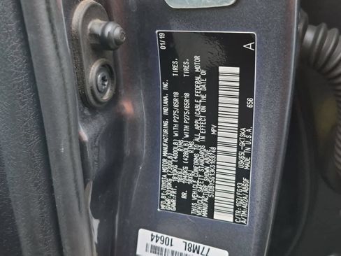 Used 2019 Toyota Sequoia SR5 AWD/4WD image 37