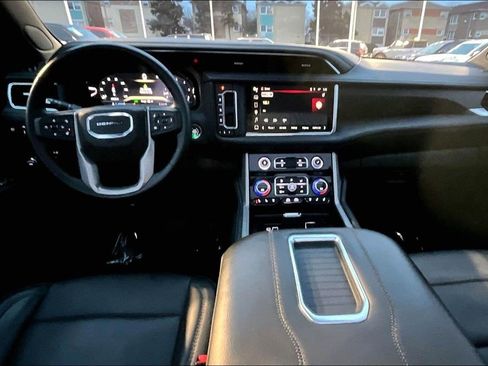 Used 2023 GMC Yukon Denali image 14