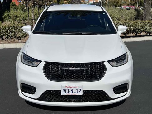 Used 2021 Chrysler Pacifica Touring w/ S Appearance Package image 17