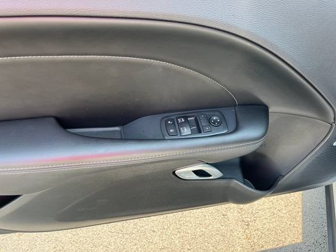 Used 2019 Dodge Challenger R/T Scat Pack w/ Shaker Package RWD image 10