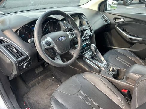 Used 2012 Ford Focus Titanium FWD image 16