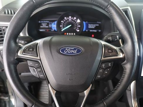 Used 2023 Ford Edge Titanium image 10