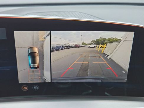 New 2025 Cadillac Lyriq Sport w/ LPO, Floor Liner Package AWD/4WD image 21