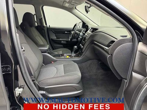 Used 2017 Chevrolet Traverse LT image 21