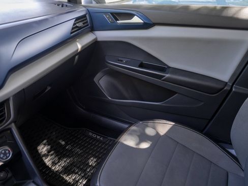 Certified 2023 Volkswagen Taos SE FWD image 25