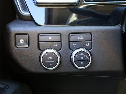 Used 2024 GMC Sierra 2500 SLE image 30