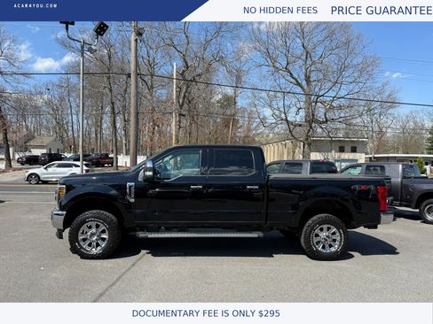 Used 2018 Ford F250 XLT w/ XLT Premium Package image 2