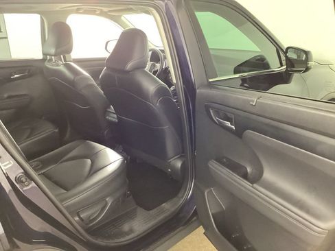 Used 2022 Toyota Highlander XLE AWD/4WD image 21