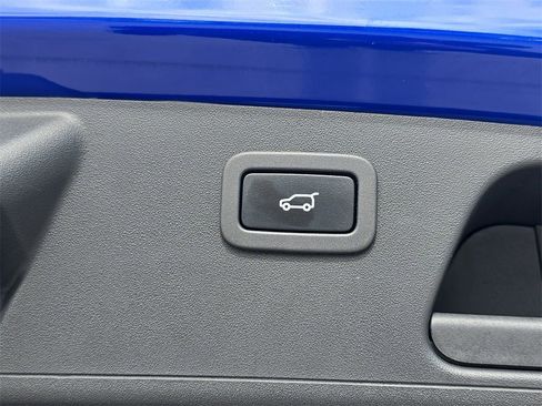 Used 2019 Jaguar E-PACE SE image 16