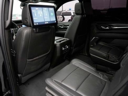 Used 2021 GMC Yukon Denali w/ Denali Premium Package image 12