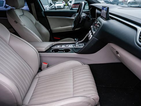 Used 2022 Genesis G70 3.3T image 16