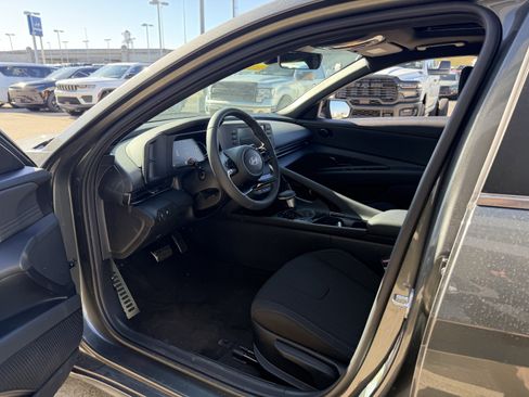 New 2026 Hyundai Elantra SEL Sport Premium image 23