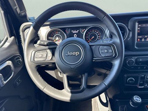 Used 2022 Jeep Gladiator Sport AWD/4WD image 12
