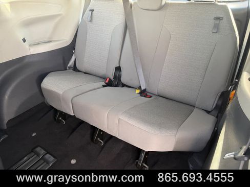 Used 2024 Toyota Sienna LE FWD image 12