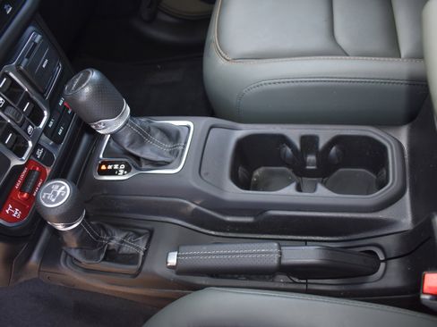 Used 2025 Jeep Gladiator Mojave image 24