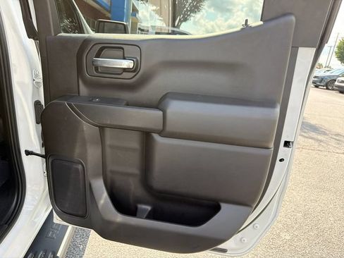 Used 2022 Chevrolet Silverado 1500 Custom AWD/4WD image 16
