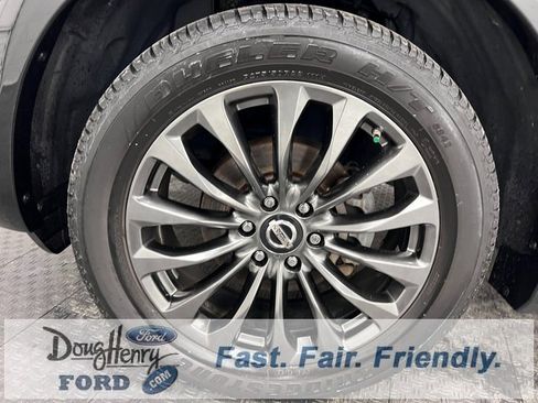 Used 2020 Nissan Armada Platinum w/ Platinum Reserve Package image 19