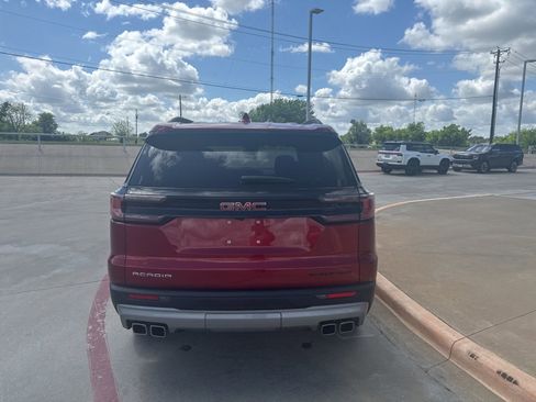 Used 2024 GMC Acadia Elevation image 6