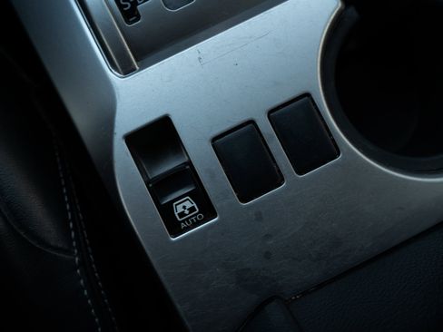 Used 2016 Toyota 4Runner Limited image 31