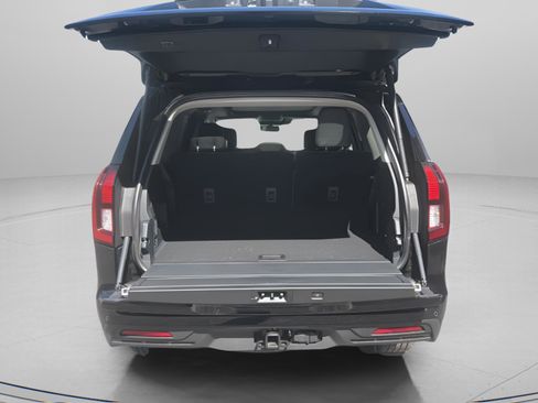 New 2026 Ford Expedition Active RWD image 15