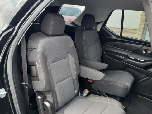 Used 2021 Chevrolet Traverse LT FWD image 22