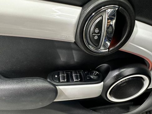 Used 2015 MINI Cooper 4-Door Hardtop FWD image 26