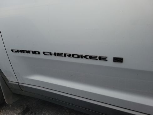 Used 2023 Jeep Grand Cherokee L Limited w/ Luxury Tech Group II AWD/4WD image 7