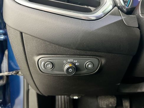 Used 2019 Chevrolet Equinox Premier image 17