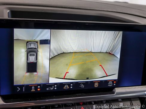 Used 2024 Chevrolet Silverado 1500 LTZ AWD/4WD image 16