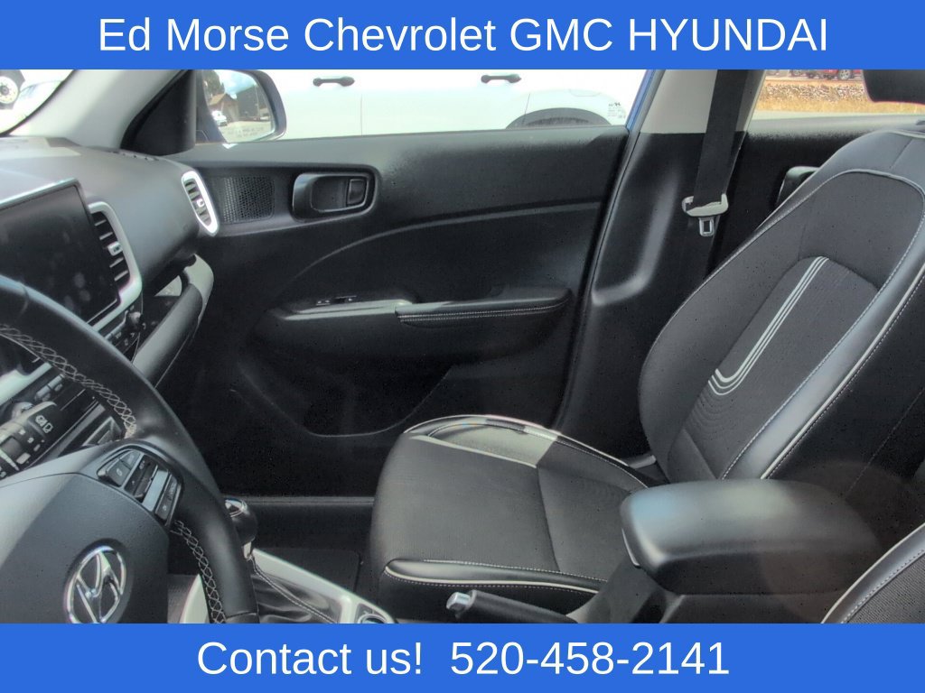 Used 2022 Hyundai Venue Limited FWD image 9