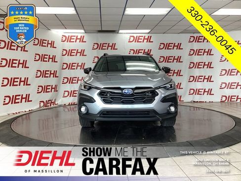 Used 2024 Subaru Crosstrek 2.5i Limited w/ Crosstrek Mirror Package AWD/4WD image 2