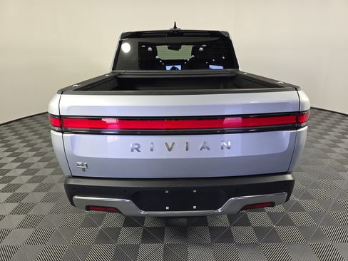 Used 2024 Rivian R1T Adventure image 4