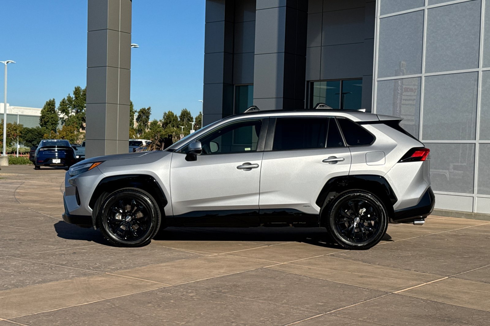Certified 2024 Toyota RAV4 SE w/ Convenience Package AWD/4WD image 8