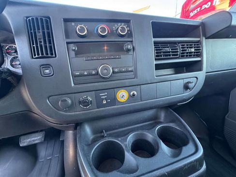Used 2014 Chevrolet Express 3500 Extended image 12