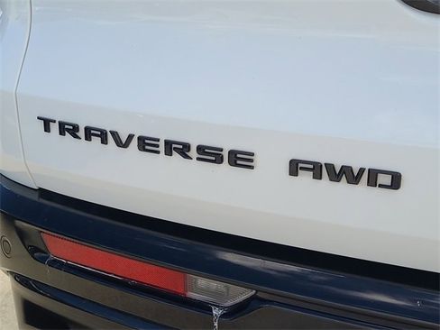 Used 2024 Chevrolet Traverse RS image 9