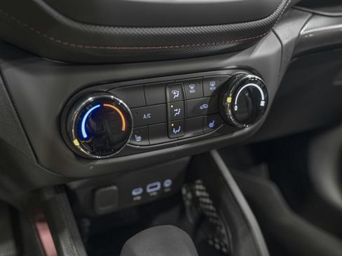 Used 2023 Chevrolet TrailBlazer RS FWD image 25