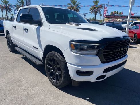 Used 2024 RAM 1500 Laramie AWD/4WD image 3