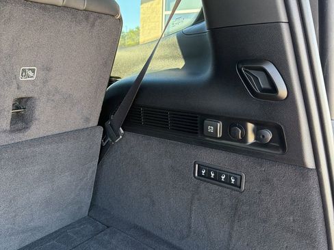 Used 2023 Jeep Grand Wagoneer Series III w/ Rear-Seat Entertainment Group AWD/4WD image 29