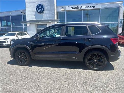 Certified 2023 Volkswagen Taos SE w/ Panoramic Sunroof Package AWD/4WD image 8