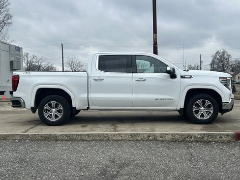 Used 2024 GMC Sierra 1500 SLT w/ X31 Off-Road Package image 5