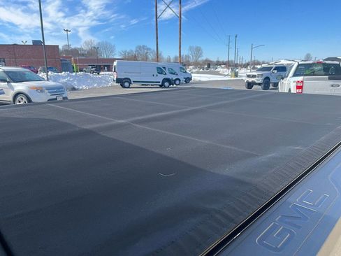 Used 2022 GMC Sierra 1500 Elevation image 14