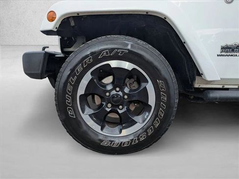 Used 2014 Jeep Wrangler Polar Edition image 21