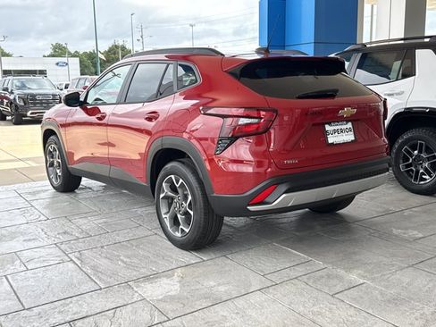 New 2026 Chevrolet Trax LT w/ Driver Confidence Package FWD image 9
