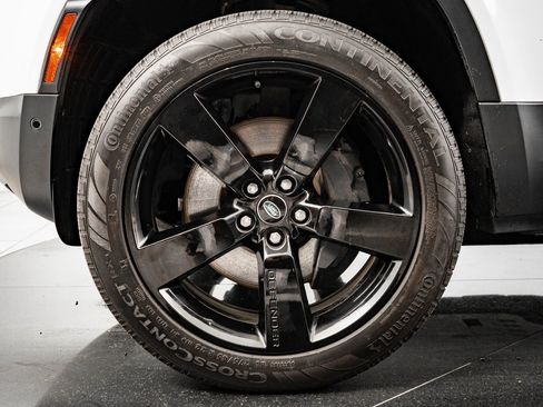 Used 2023 Land Rover Defender 90 S image 13