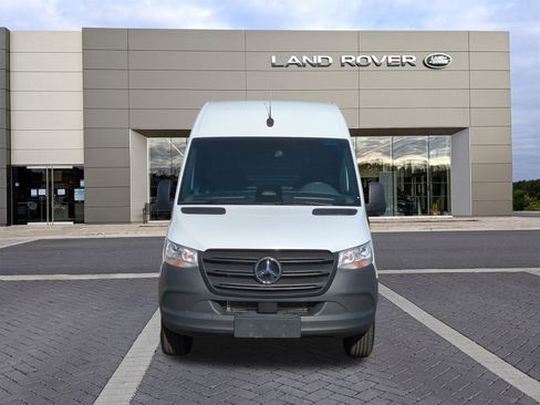 Used 2025 Mercedes-Benz Sprinter 2500 image 2
